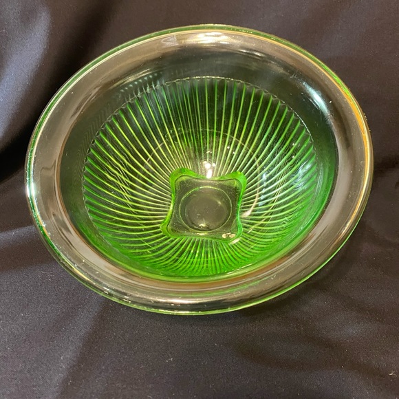 Uranium Depression Vintage Bowl - Picture 6 of 6